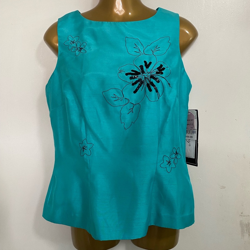 NWT Floral Embroidered Teal Sleeveless Top Washable